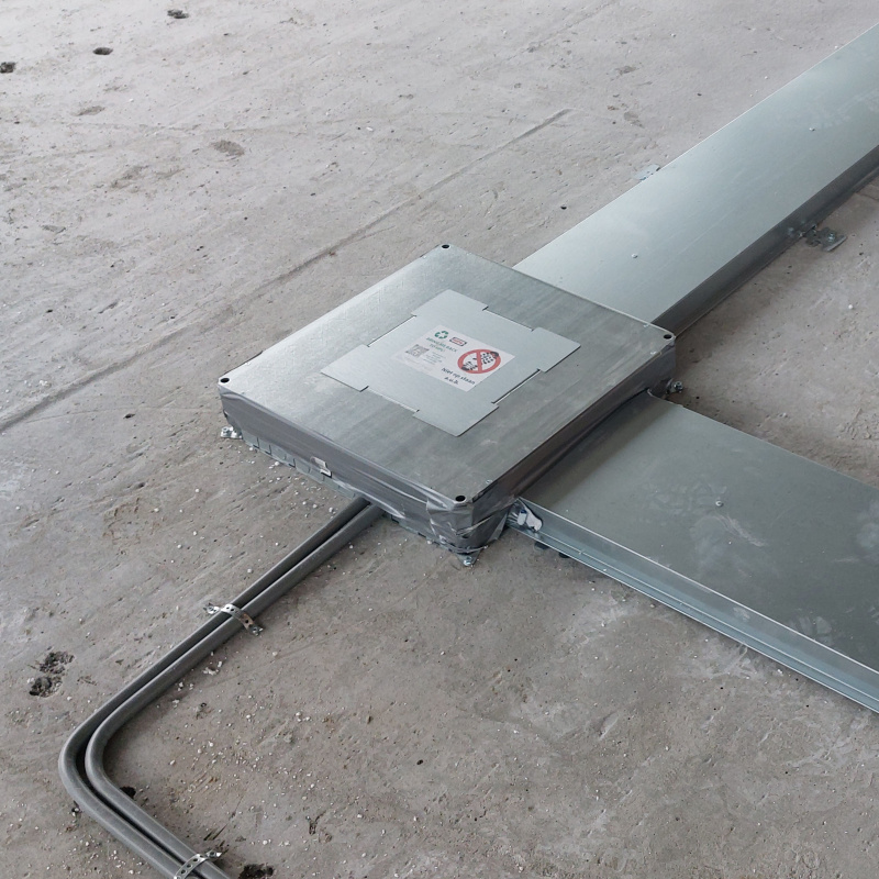 Easybox verzonken vloergoot en buisleiding