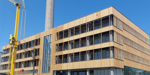 Open vloergoot systeem voor Ferro Offices